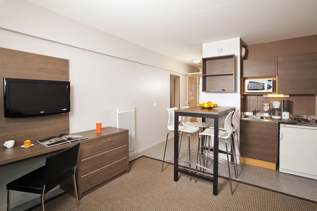 Sejours & Affaires Lille Europe Aparthotel Room photo