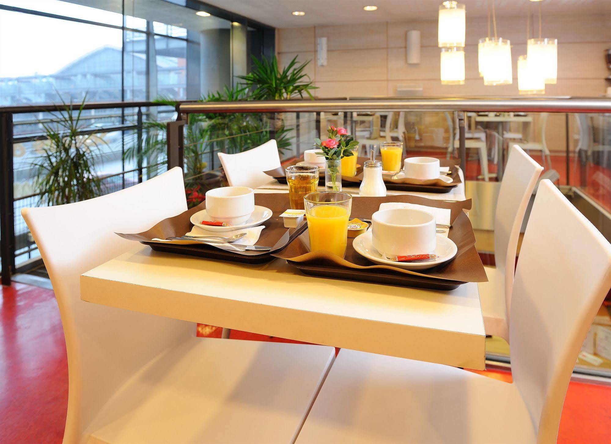 Sejours & Affaires Lille Europe Aparthotel Restaurant photo